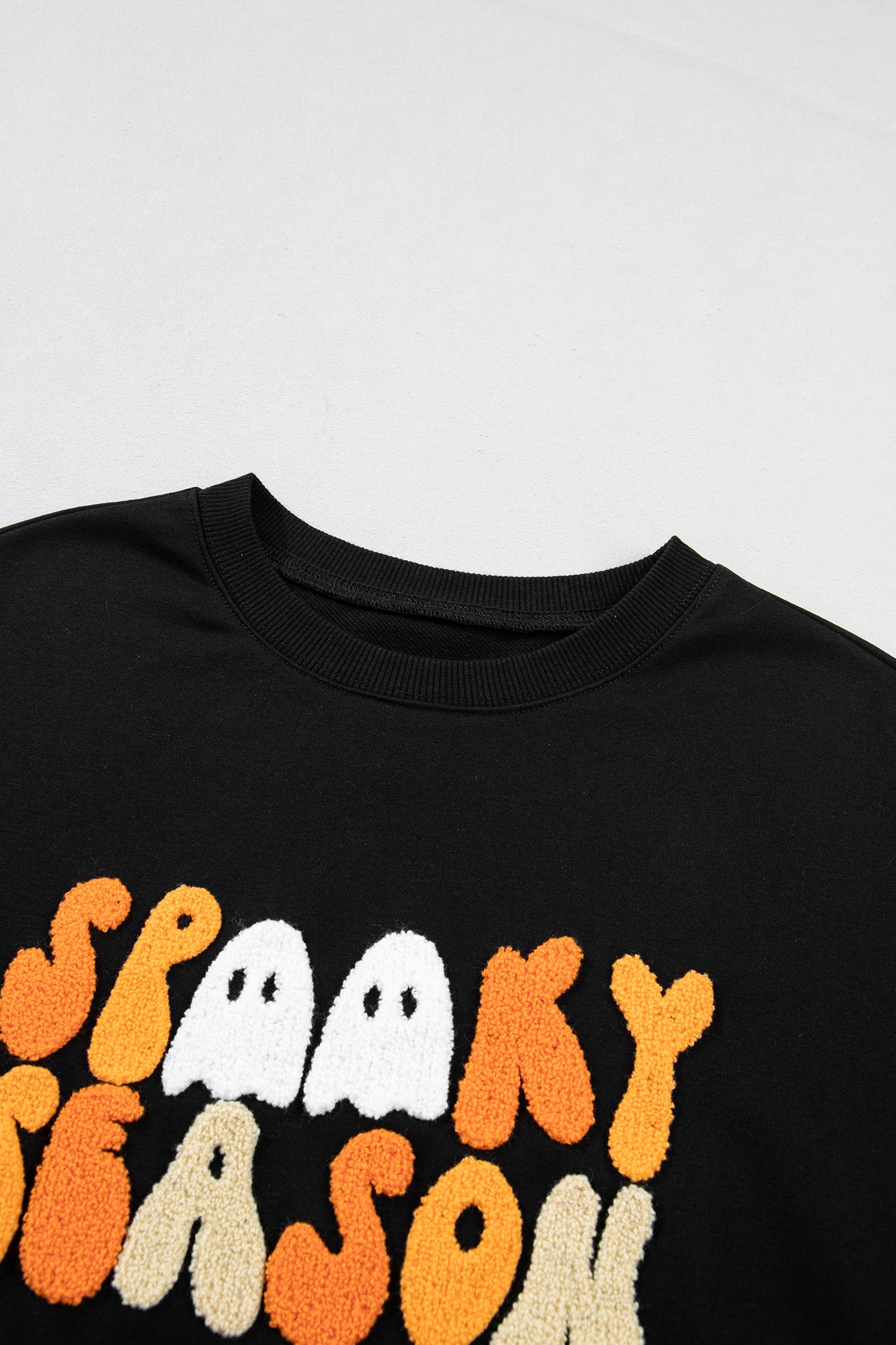 Embroidered Spooky Season Graphic Long Sleeve Round Neck Pullover Sweatshirt